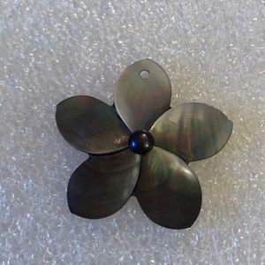 Abalone flower pendent
